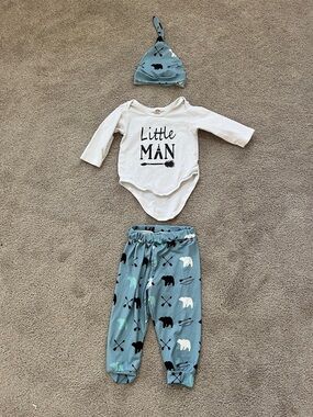 White and Blue 3-Piece Set with "Little MAN" Black Graphic